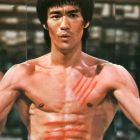 39 de ani de la moartea celui mai popular actor de arte martiale din istorie. 25 de momente memorabile din cariera lui Bruce Lee