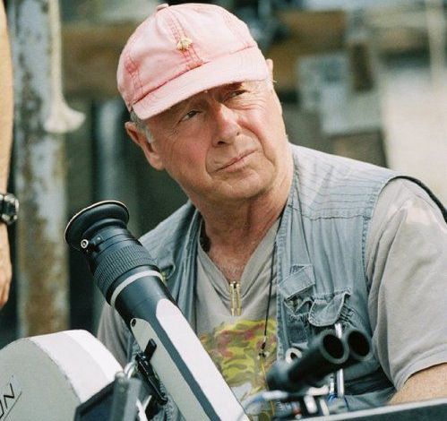 Tony Scott si-a petrecut ultimele zile din viata lucrand la Top Gun 2. Regizorul ar fi suferit de o tumoare inoperabila pe creier
