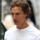 Matthew McConaughey are o transformare fizica socanta, asemanatoare cu cea a lui Christian Bale in Masinistul . Actorul joaca rolul unui bolnav de SIDA