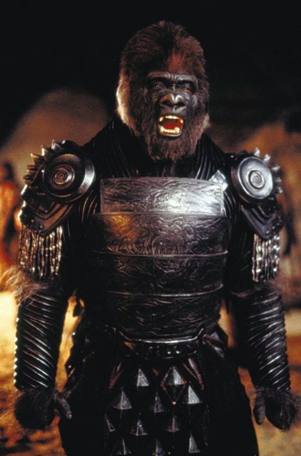 Michael Clarke Duncan in rolul maimutei Attar in 