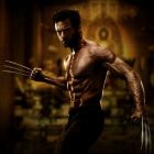 Hugh Jackman isi arata ghearele si muschii in prima imagine oficiala din Wolverine