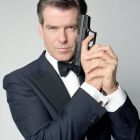 Pierce Brosnan e cel mai violent James Bond din istorie, insa Roger Moore este adevaratul ladykiller. Vezi cate femei au sarutat agentii 007 in filme