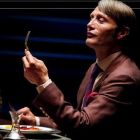 Cel mai sadic criminal in serie continua vanatoarea de oameni: prima imagine cu Mads Mikkelsen in rolul lui Hannibal Lecter