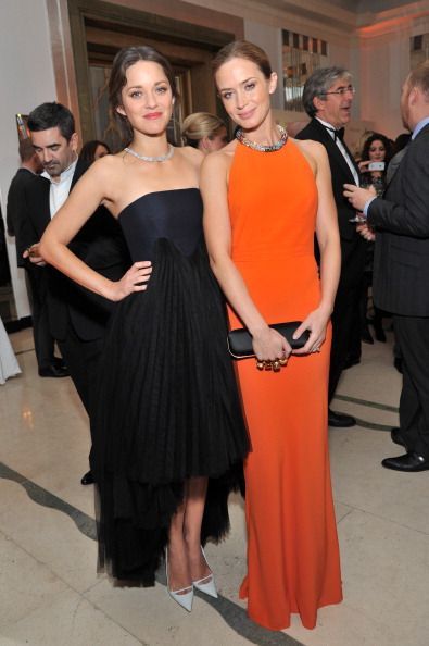 Marion Cotillard si Emily Blunt, actritele anului 2012 la Gala Premiilor Harper s Bazaar: cum au impresionat cu tinutele lor