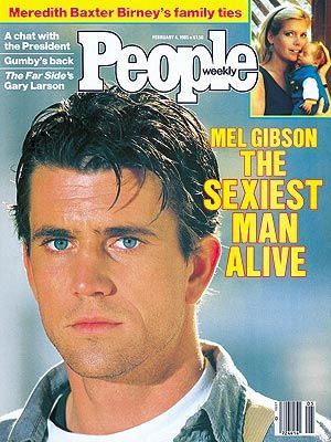 Mel Gibsson -1985. A fost primul barbat care a ajuns pe coperta revistei People cu titlul de Sexiest Man Alive