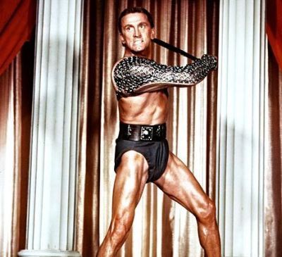 Kirk Douglas: cum a devenit un copil evreu sarac cel mai iubit gladiator al Hollywoodului. Actorul implineste 96 de ani