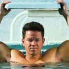 Mark Wahlberg: mai mare ca niciodata, actorul isi arata muschii supradimensionati in rolul unui bodybuilder din filmul Pain and Gain