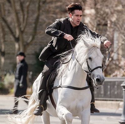Colin Farrell este pe cai mari in New York: imagini din Winter s Tale, noul film al actorului