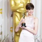 Anne Hathaway a luat primul Oscar din cariera cu rolul pentru care si-a pus in pericol sanatatea: vezi discursul emotionant al actritei