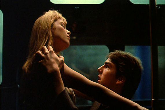 Risky Business (1983): Tom Cruise se indragosteste de o prostituata, interpretata de Rebecca de Mornay, iar cei doi ajunge sa faca sex in metrou. Scenele dintre cei doi au scandalizat publicul la acea vreme. 