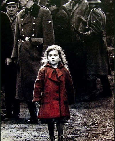 Fetita cu paltonul rosu care a creat scena simbol din Lista lui Schindler: Am fost ingrozita de acel film. Cum a traumatizat-o capodopera lui Steven Spielberg