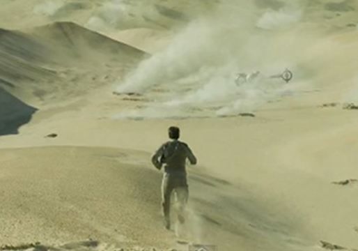 Oblivion. In noul sau film, Tom Cruise are parte de multe scene de actiune, insa una dintre cele mai dificile a fost cea in care trebuie sa infrunte si sa treaca printr-o furtuna de nisip in desert.