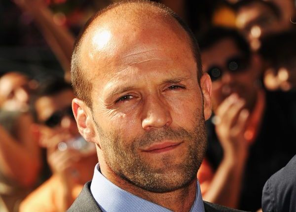 10 lucruri pe care nu le stiai despre Jason Statham. Isi face aproape toate cascadoriile singur si se iubeste cu un ingeras Victoria s Secret