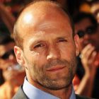 10 lucruri pe care nu le stiai despre Jason Statham. Isi face aproape toate cascadoriile singur si se iubeste cu un ingeras Victoria s Secret