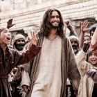 The Bible: miniseria despre Iisus va fi transformata intr-un film. Povestea celui mai urmarit show din acest an in SUA