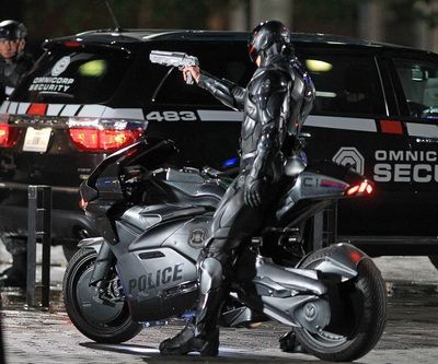 Jumatate om-jumatate masina, suta la suta politist: RoboCop a luat cu asalt Canada, cum arata noul costum al eroului
