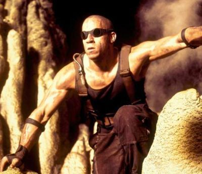 Trailer pentru Riddick: Vin Diesel se lupta cu extratrestri si monstri infricosatori in filmul SF pe care toti fanii starului il asteapta