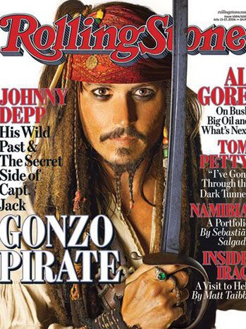 30. Rolling Stone: Johnny Depp a aparut pe coperta revistei Rolling Stone, in iulie 2006, atunci cand a vorbit despre cel de-al doilea film din seria Pirates of The Caribbaen. 