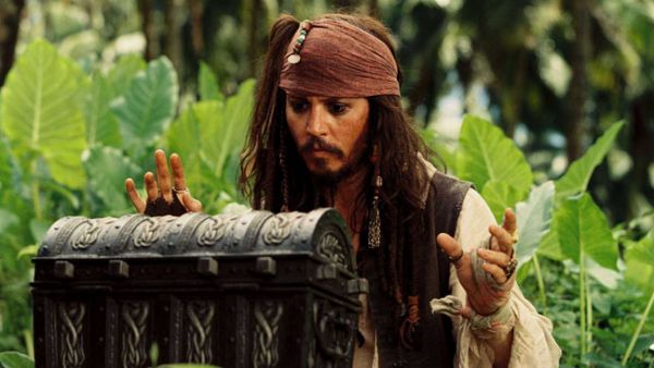 31. Pirates of the Caribbean: Dead Man's Chest: Cea de-a doua parte a francizei, din 2006, a avut un succes impresionat in materie de incasari, cu peste un miliard de dolari, chiar daca criticii nu au mai fost la fel de impresionati de aceasta parte in comparatie cu originalul.