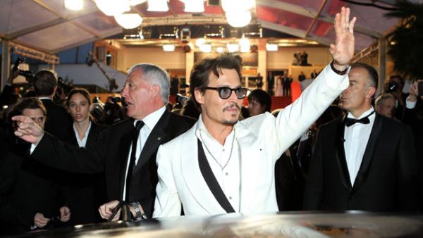 44. Piratii ajung la Cannes: Pirates of the Caribbean: On Stranger Tides a rulat la Festivalul de Film de la Cannes, primirea de care a avut parte fiind una potrivita pentru un adevarat star.