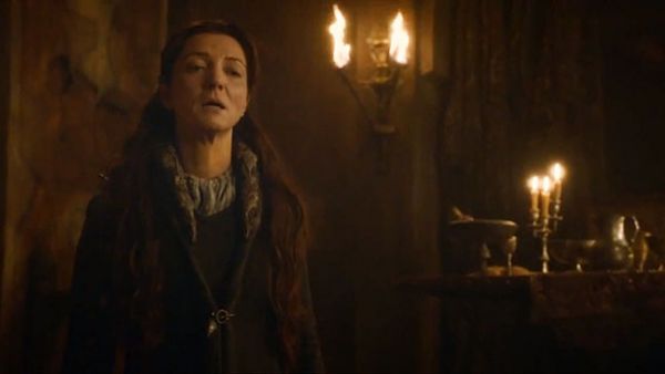 Catelyn Stark: Mama lui Robb Stark a ajuns cu gatul taiat in finalul epsidoului sangeros  