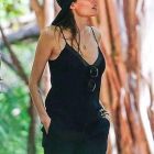 Angelina Jolie a revenit pe platourile de filmare la cateva luni dupa operatia de mastectomie: actrita regizeaza un nou film