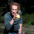Trailer pentru Enemies Closer: Jean Claude Van Damme isi tine dusmanii aproape, cat de schimbat este actorul in noul sau film