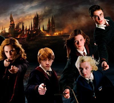 J K Rowling Autoarea Seriei Harry Potter Si Warner Bros