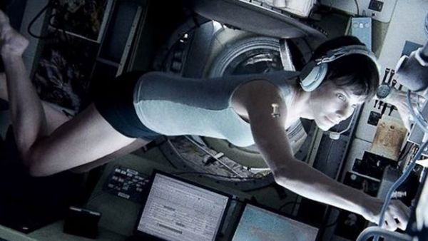Sandra Bullock apare pentru a cincea oara pe coperta Vogue: cum s-a antrenat alaturi de astronauti reali pentru rolul din Gravity si cum i-a schimbat viata Oscarul din 2010