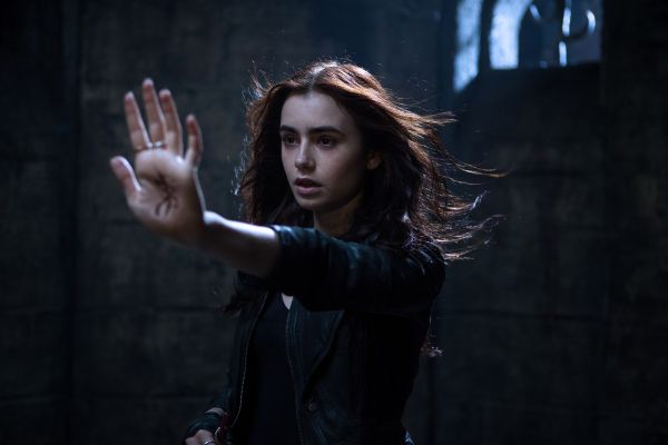Mortal Instruments:City of Ashes a fost amanat, filmul cu Lily Collins a fost un esec de proportii in acest an