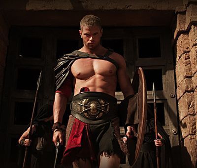 Filmul pe care toti fanii serialului Spartacus vor dori sa-l vada: Kellan Lutz este spectaculos in primul trailer pentru Hercules 3D