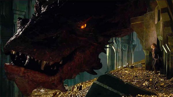 Smaug, dragonul din The Hobbit, a pus stapanire pe Piata Unirii
