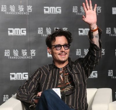Johnny Depp a vizitat China pentru prima data: actorul a dezvaluit de ce a acceptat rolul din Transcendence, unul dintre cele mai ambitioase filme din cariera lui