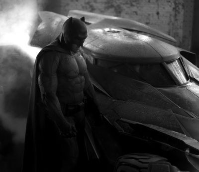 Imaginea pe care o asteptau milioane de fani: cum arata Ben Affleck in costumul lui Batman in super productia Batman versus Superman