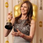Kathryn Bigelow pregateste un nou film controversat: regizoarea premiata cu Oscar pentru The Hurt Locker se intoarce in lumea razboiului. Afla povestea urmatorului ei proiect