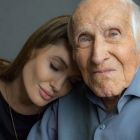 Louis Zamperini, omul care a inspirat-o pe Angelina Jolie sa regizeze filmul Unbroken, a murit la 97 de ani: povestea extraordinara a sportivului care a fost capturat de japonezi in Al Doilea Razboi Mondial