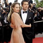In sfarsit. Angelina Jolie si Brad Pitt s-au casatorit, oficial, dupa aproape 10 ani. Vestea a fost confirmata de reprezentatii starurilor