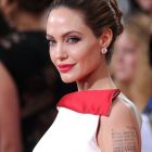 Noi dezvaluiri despre tineretea intunecata a Angelinei Jolie: actrita s-a luptat cu anorexia si a avut tendinte de automutilare, in adolecenta