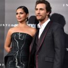 Matthew McConaughey, Anne Hathaway si Christopher Nolan au stralucit pe covorul rosu la premiera filmului Interstellar