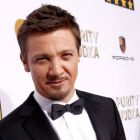 Divort dupa doar 10 luni de casnicie. Sotia lui Jeremy Renner nu mai vrea sa auda de actor