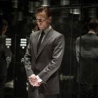Prima imagine cu Tom Hiddleston in thriller-ul High-Rise : afla povestea unui science-fiction neobisnuit