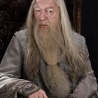 Michael Gambon, interpretul lui Dumbledore din Harry Potter, se retrage din activitate: actorul sufera de pierderi de memoria si nu mai poate juca