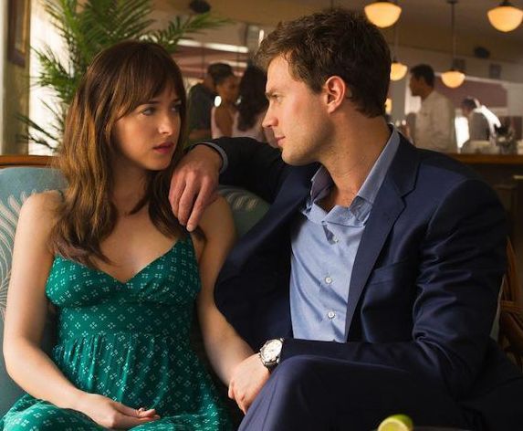 Fifty Shades of Grey a devenit unul dintre cele mai profitabile filme ale anului: productia cu Jamie Dornan si Dakota Johnson a ajuns la incasari de 500 de milioane de $ pe plan mondial