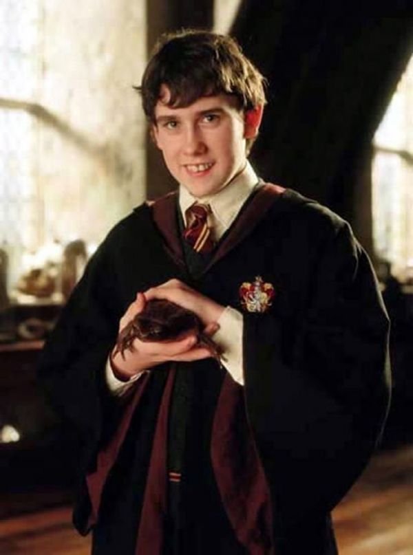 Pustiul de care radeau toti a devenit un barbat frumusel: cum arata acum actorul care l-a jucat pe Neville Longbottom in seria Harry Potter