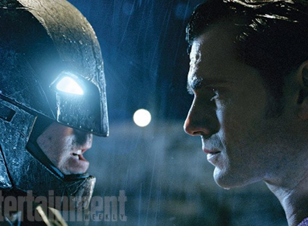 Primele imagini din Batman vs Superman: Dawn of Justice: cum arata Henry Cavill si Ben Affleck in cea mai spectaculoasa confruntare a super eroilor