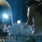 Primele imagini din Batman vs Superman: Dawn of Justice: cum arata Henry Cavill si Ben Affleck in cea mai spectaculoasa confruntare a super eroilor