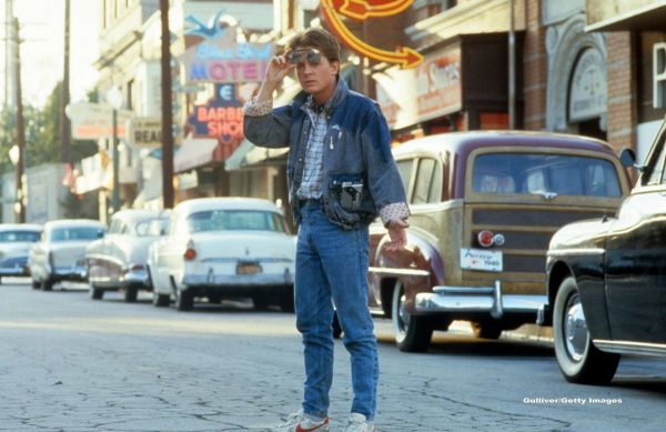 Michael J. Fox, din nou in Back to the future : Sunteti cei mai tari fani din lume . Se implinesc 30 de ani de la lansarea filmului cult