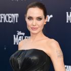 Angelina Jolie face un nou film, despre o fetita afagana nevoita sa se deghizeze in baiat pentru a supravietui: afla povestea emotionanta