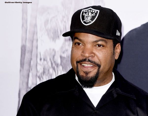 Ice Cube a dat lovitura in box-office-ul american cu un film despre gangsta-rap: Straight Outta Compton