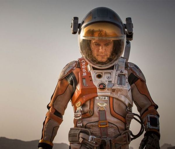 Povestea unui astronaut pierdut pe Planeta Marte, noul film al lui Matt Damon. Provocarile prin care a trecut pe platourile productiei regizate de Ridley Scott
